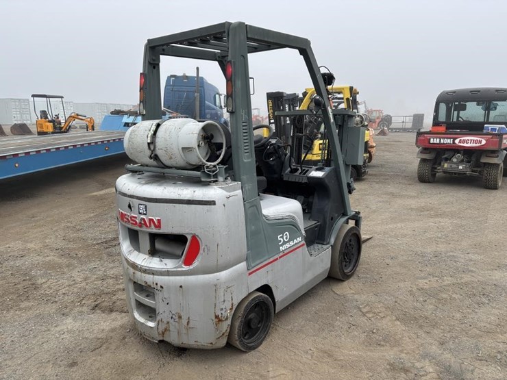 2005-nissan-mcpl02a25lv-image-3