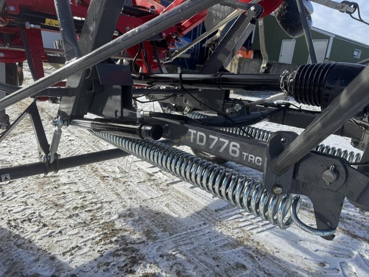 massey-ferguson-td776trc-image-11