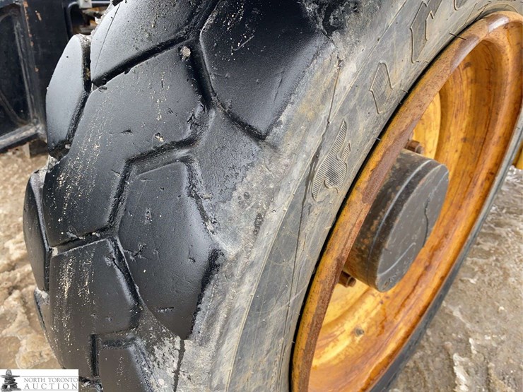 2012-caterpillar-tl943-image-15