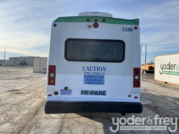 2016-ford-e450-image-5