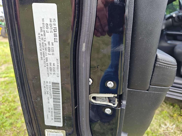 2018-dodge-charger-sedan-image-5