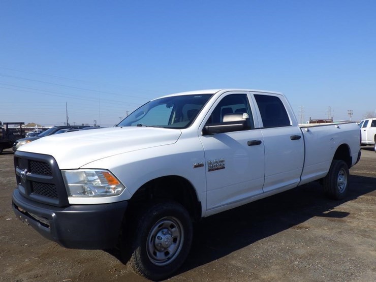 2015-dodge-2500-image-1