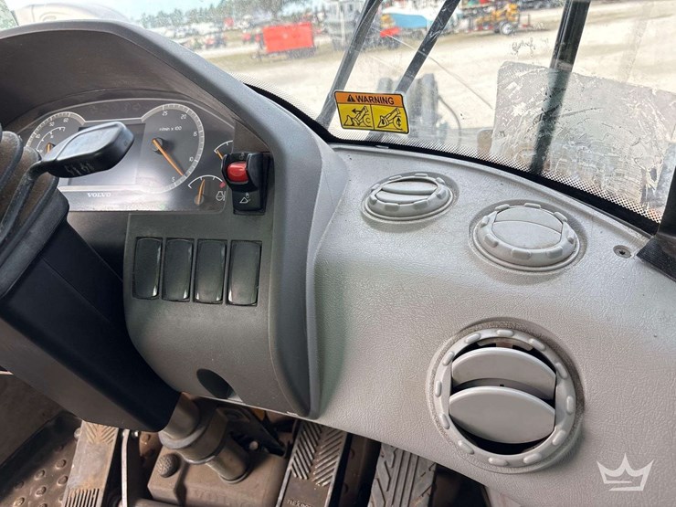 2020-volvo-l60h-image-30