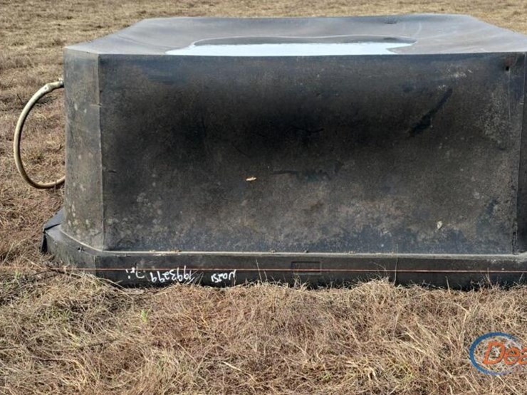 8x8-plastic-square-tub-image-1