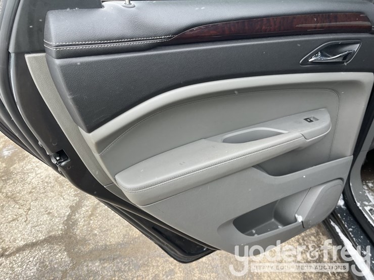 cadillac-srx-image-24