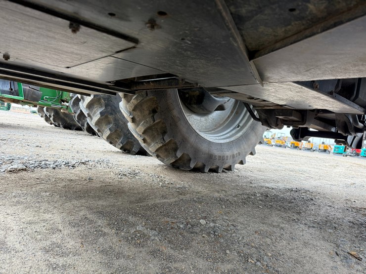 2015-case-ih-340-image-21