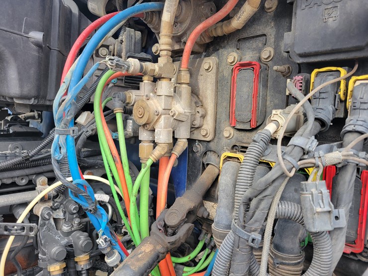 2020-kenworth-t680-image-46