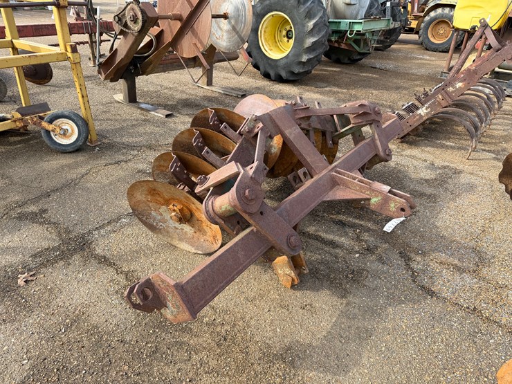 #7749-•-levee-disc-image-6