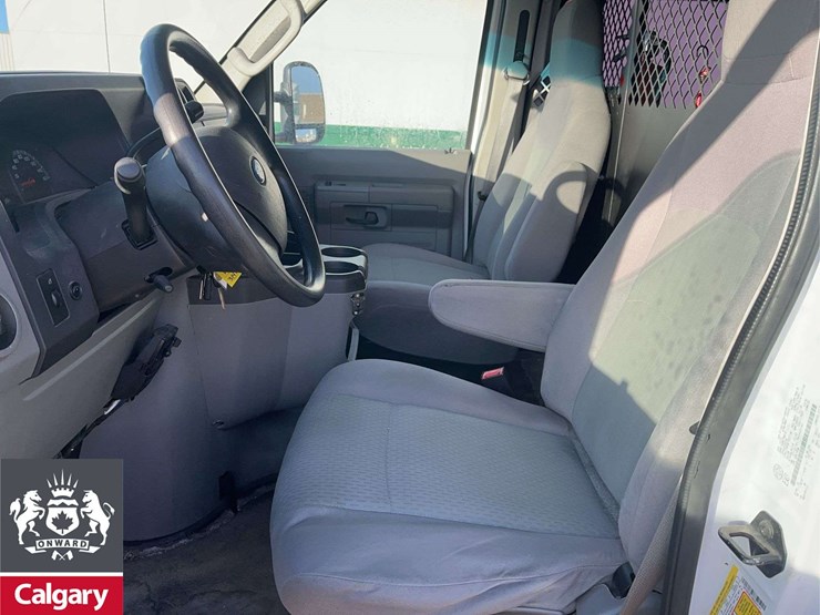 2011-ford-cargo-image-14