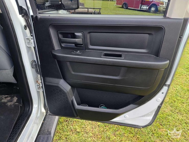 2013-dodge-ram-1500-image-13