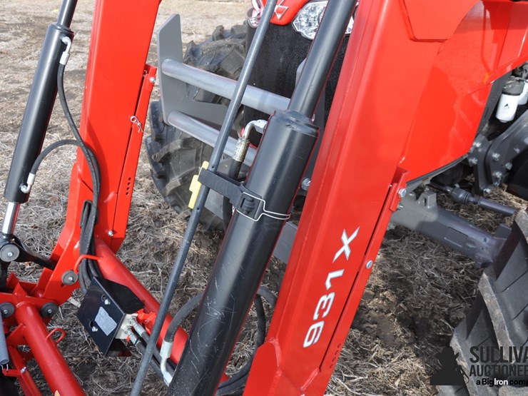 2016-massey-ferguson-4708-image-12