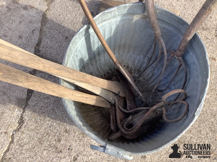 primitive-hand-tools-image-11