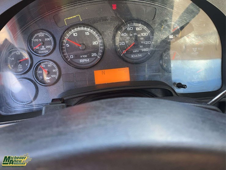 2017-international-prostar-image-16