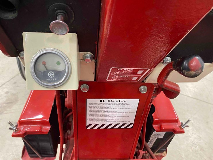 farmall-1206-open-station-restored-image-66