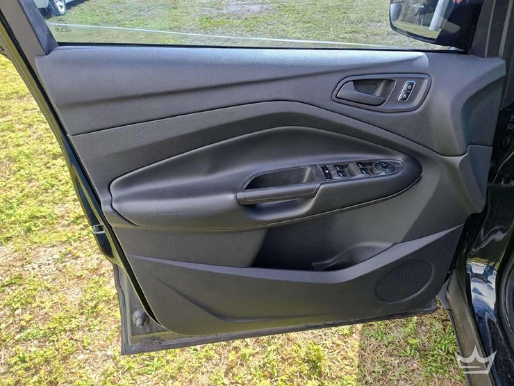 2014-ford-escape-image-10