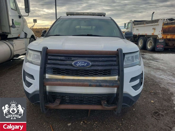 2016-ford-explorer-image-7