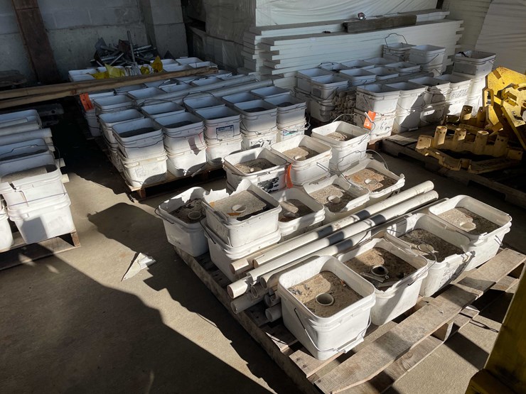 #2785-•-portable-safety-barrier-image-7