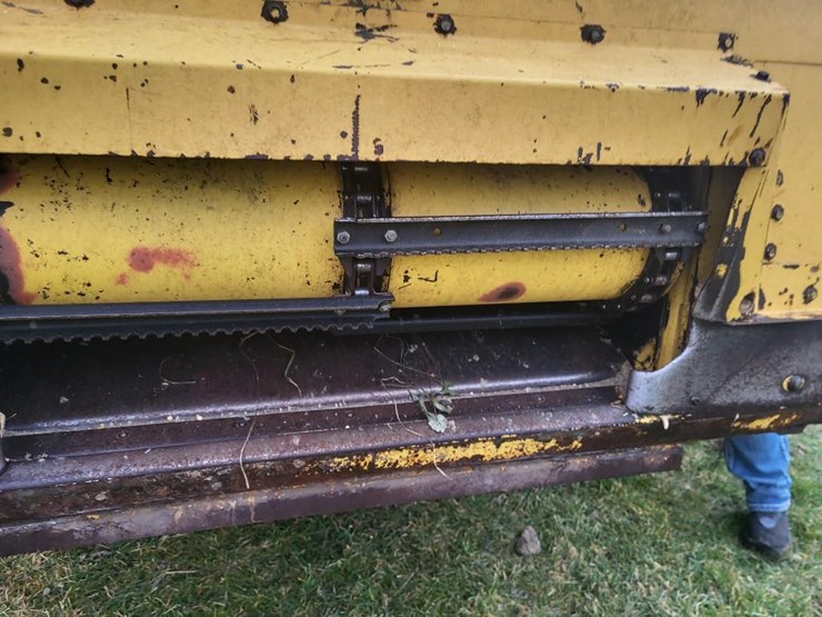 new-holland-tr88-image-10