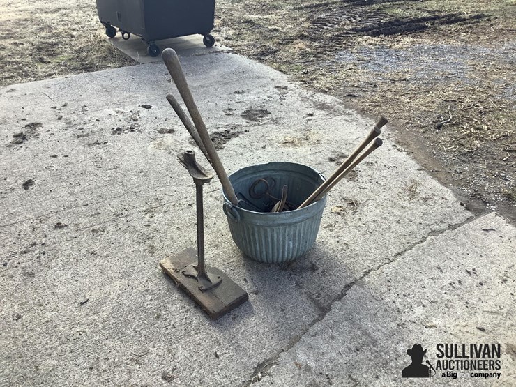 primitive-hand-tools-image-1