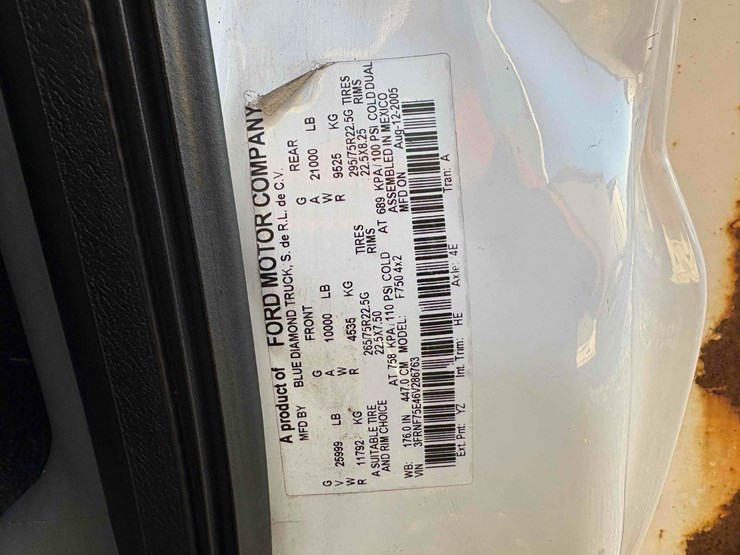 2007-ford-f750-xl-image-23