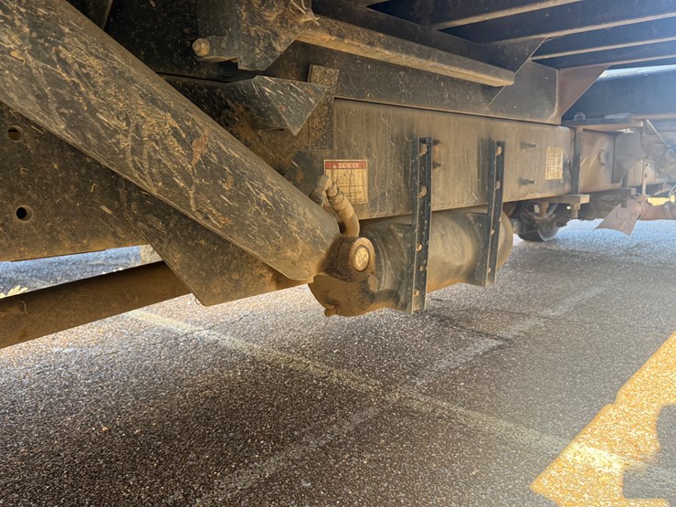 2018-international-durastar-4400-image-23