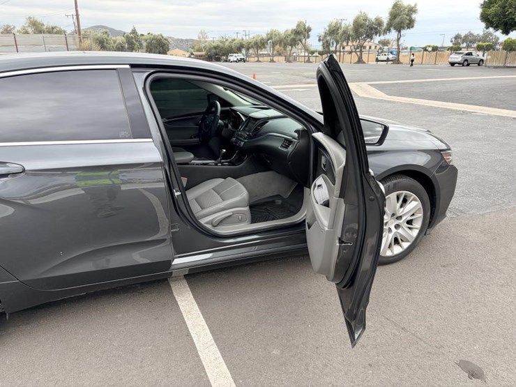 2019-chevrolet-impala-sedan-image-8