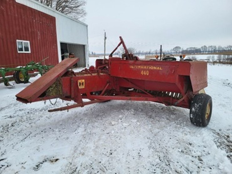 international-440-image-3