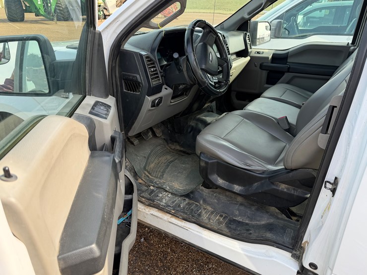 2017-ford-f150-image-10