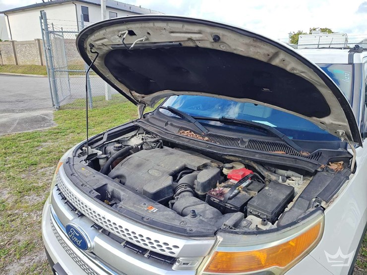 2012-ford-explorer-image-7