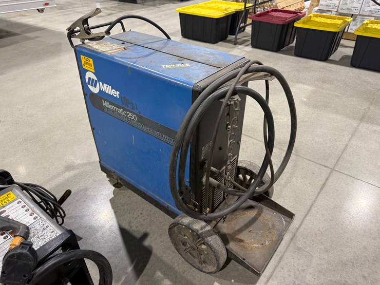 #5329-•-miller-millermatic-250-wire-welder-ke634461-image-1