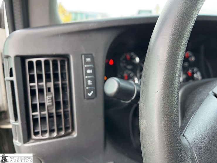 2016-chevrolet-express-g3500-image-26