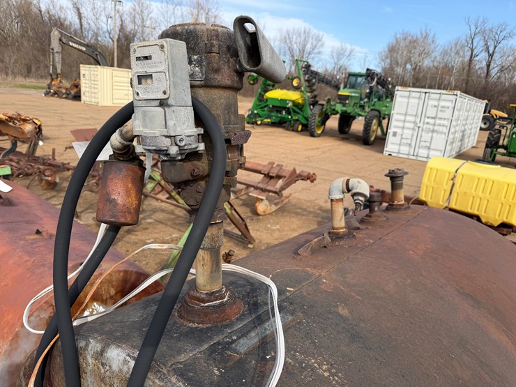 #7765-•-fuel-tank-w/-pump-image-6