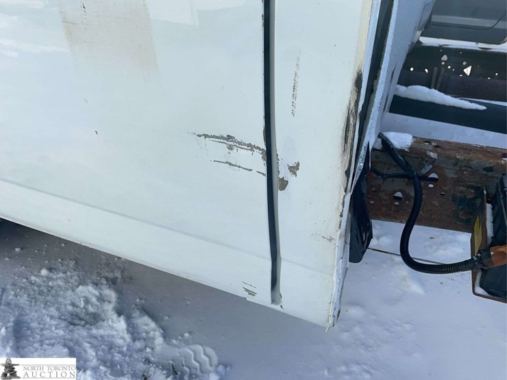 2018-chevrolet-express-dual-rear-wheel-cab-&-chassis-image-23