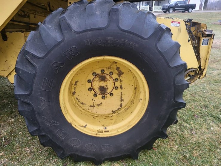 new-holland-tr88-image-48