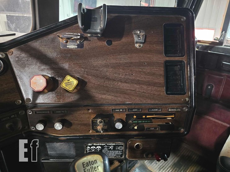 1985-freightliner-6163-image-17