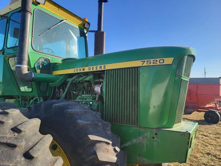 john-deere-7520-image-61