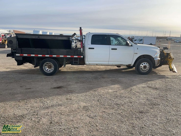 2012-dodge-3500-image-8