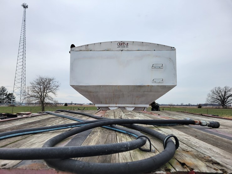 2003-b&b-step-deck-trailer-w/-10-ton-dry-fertilizer-tender-image-19