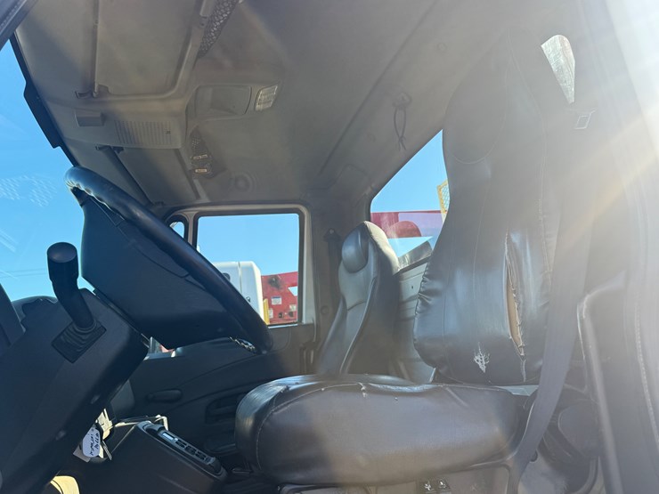 2012-international-durastar-4400-image-52