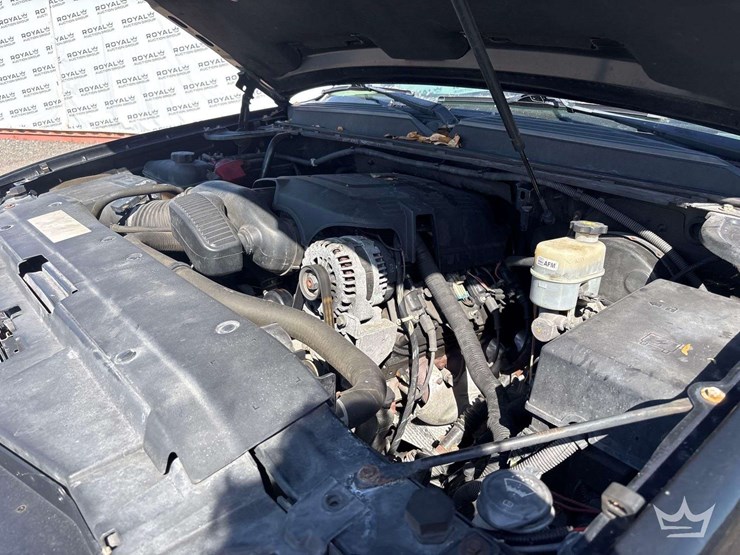 2010-chevrolet-tahoe-image-11