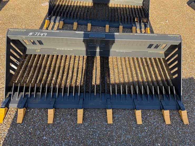 #7849-•-skid-steer-rock-bucket-image-2