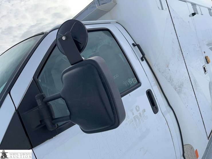 2017-chevrolet-express-s/a-ambulance-image-45