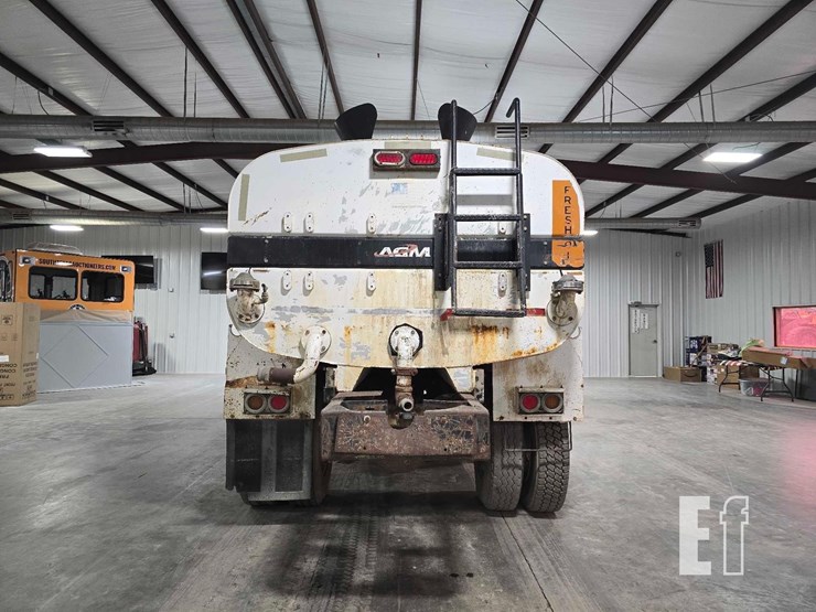 1995-ford-la9000-image-8