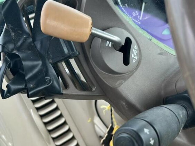 2010-john-deere-7330-image-22