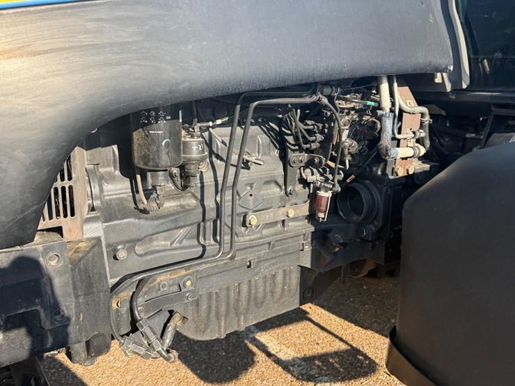 new-holland-t6070-image-10