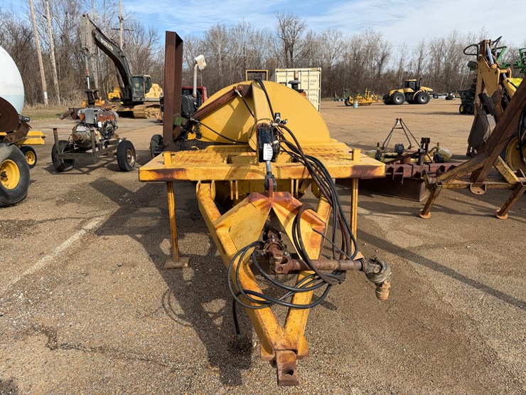 #7777-•-pull-type-ditcher-image-1