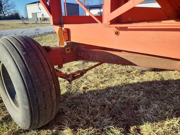 hopper-wagon-w/westendorf-running-gear-image-17