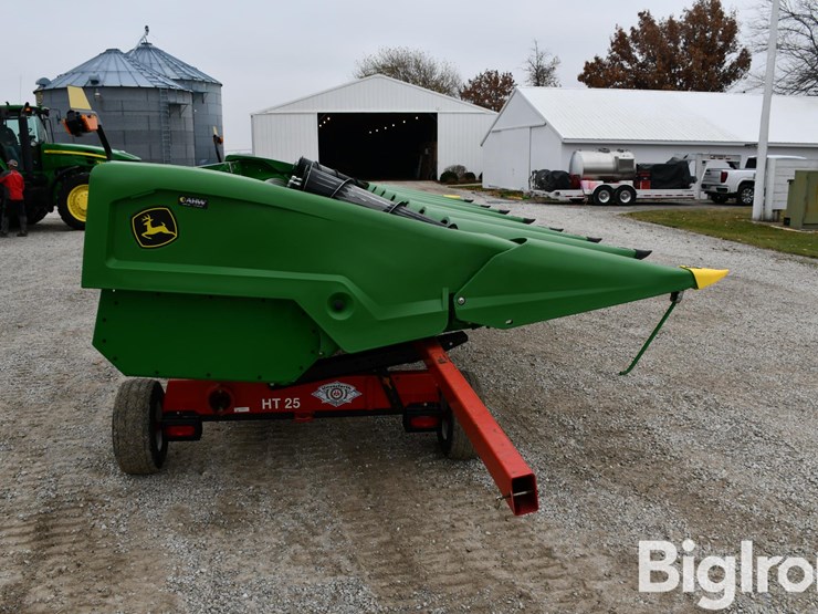 2024-john-deere-c8r-image-4