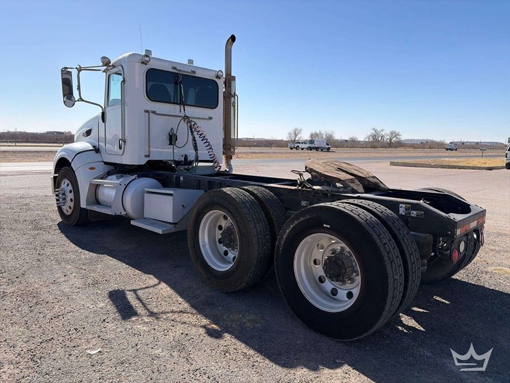 2012-peterbilt-386-image-3