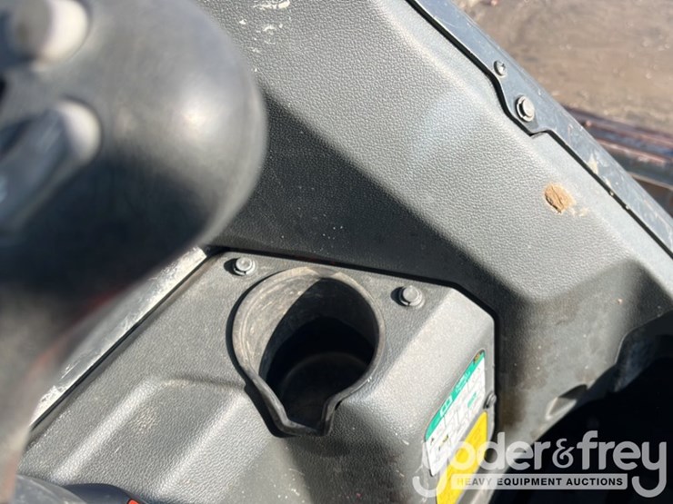 2021-bobcat-s62-image-32